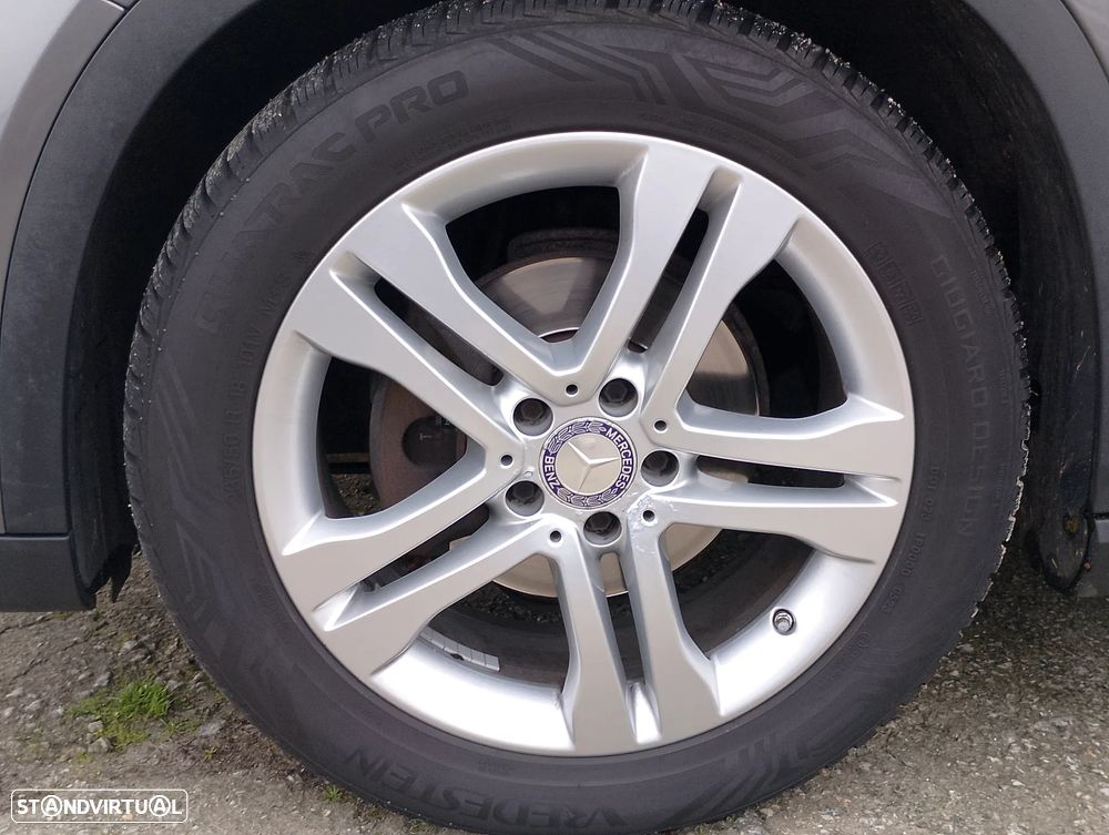 Mercedes-Benz GLA 180 d AMG Line - 3