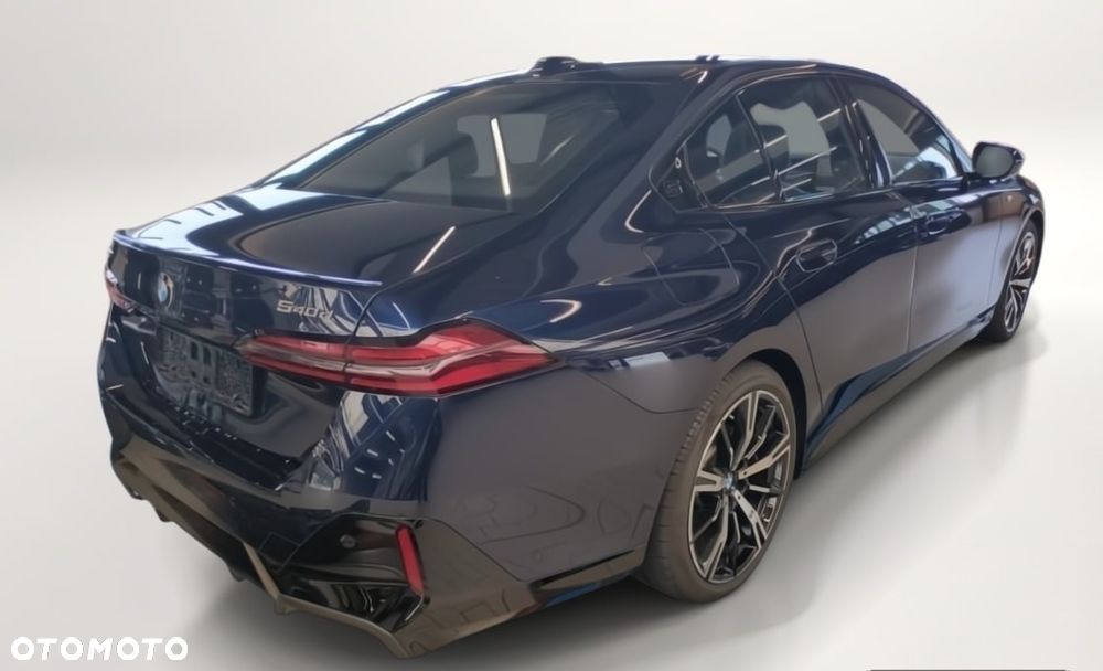 BMW Seria 5 540d xDrive mHEV M Sport - 3