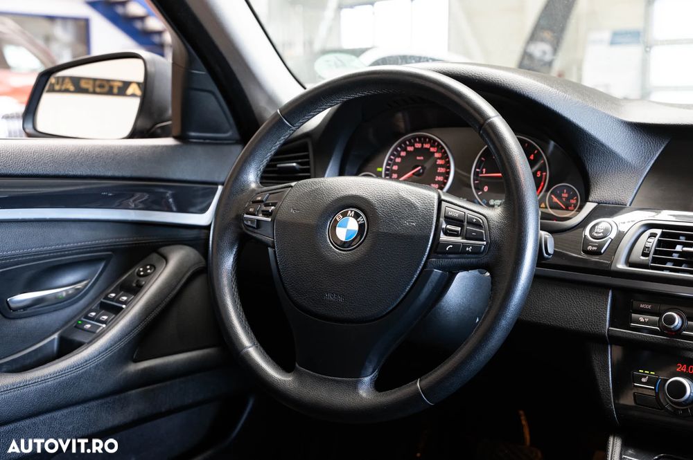 BMW Seria 5 520d Aut. - 26