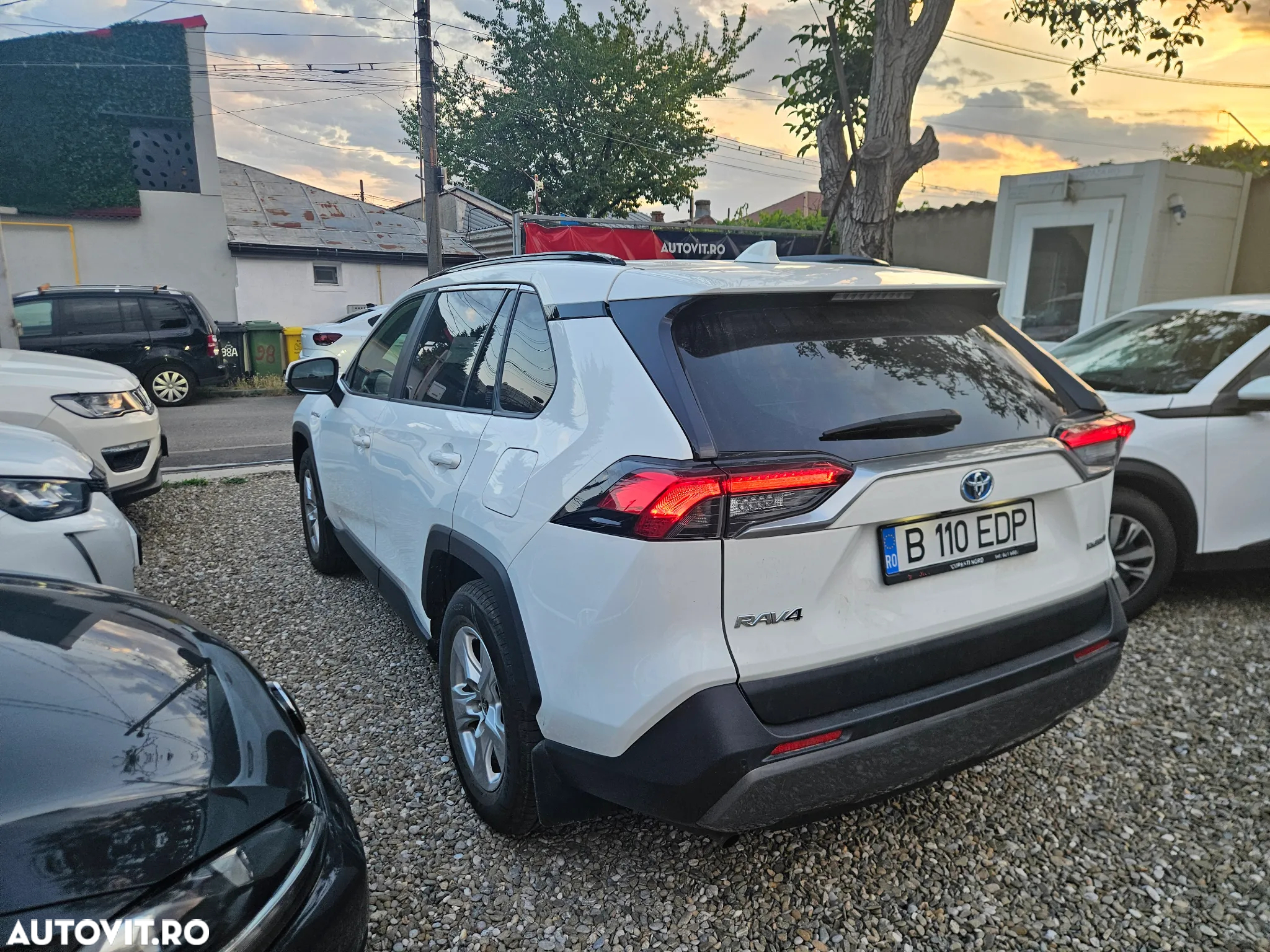 Toyota RAV4 2.5 Hybrid VVT-iE 4x4 Dynamic - 4