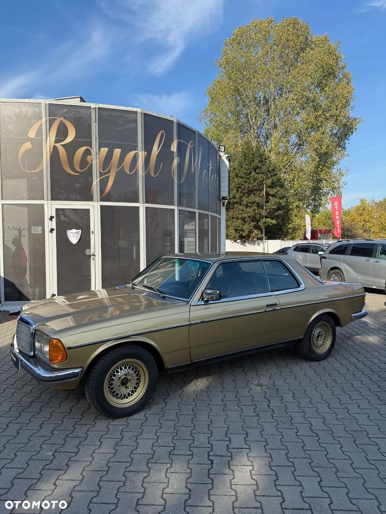 Mercedes-Benz W123 - 2