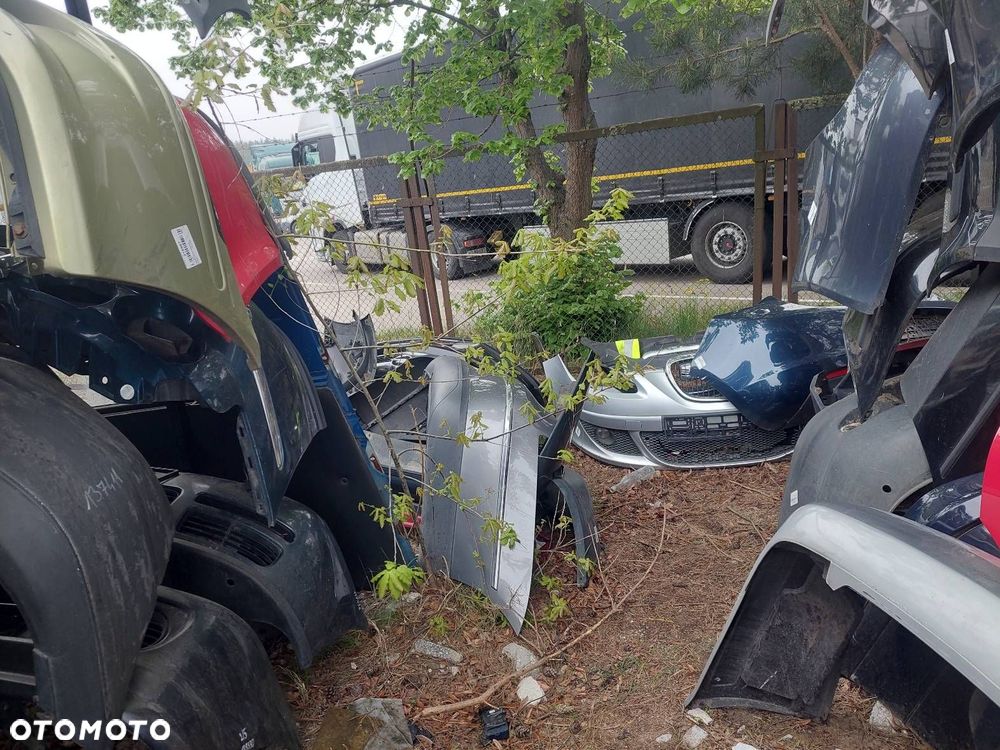 ZDERZAK PRZÓD USZKODZONY NA CZĘŚCI SEAT LEON II LC9Z - 7