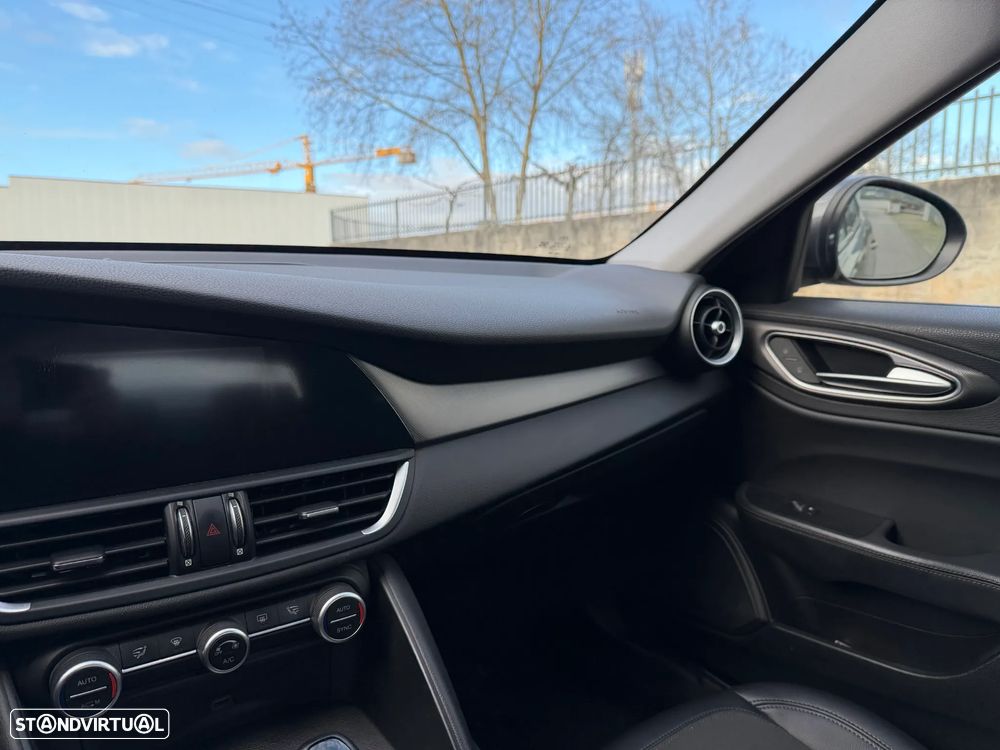 Alfa Romeo Giulia 2.2 D Super AT8 - 15