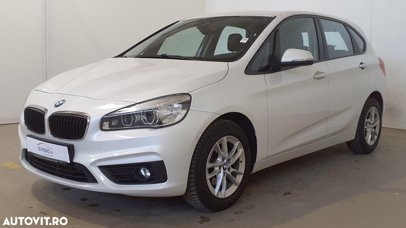 BMW Seria 2 218i - 13
