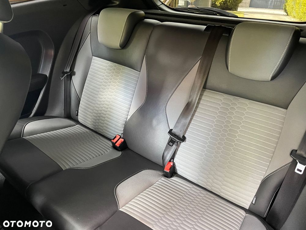 Ford Fiesta 1.6 EcoBoost ST - 22