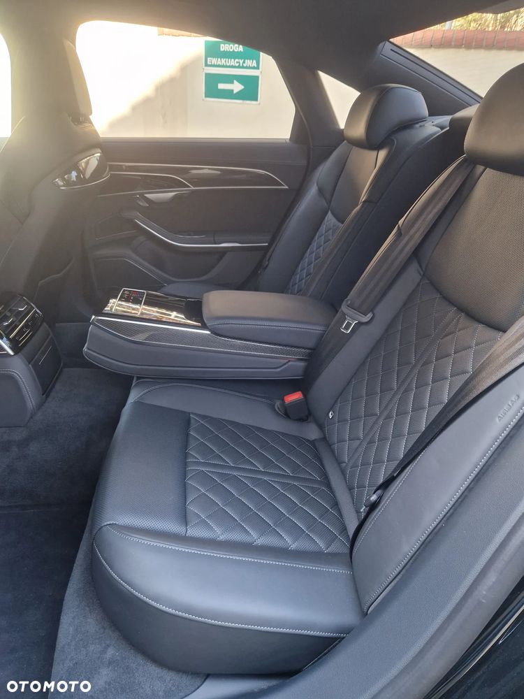 Audi S8 - 11