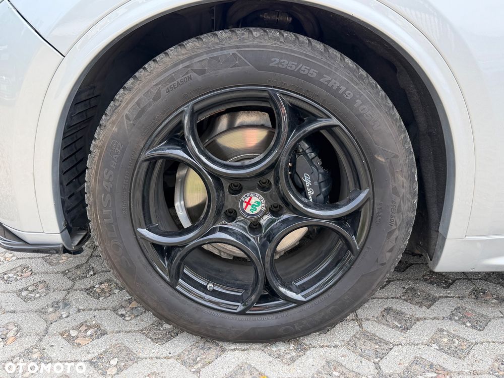 Alfa Romeo Stelvio 2.0 Turbo 16V AT8-Q4 Veloce - 11