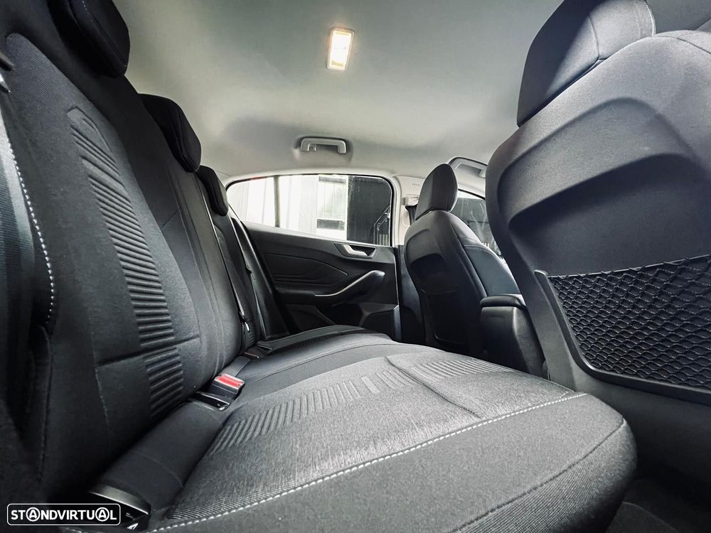 Ford Focus 1.0 EcoBoost Active Aut. - 35