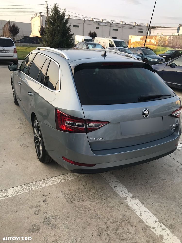 Skoda Superb Combi 2.0 TDI DSG 4X4 Laurin & Klement - 3