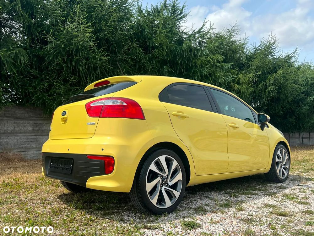 Kia Rio 1.2 Dream Team Edition - 36