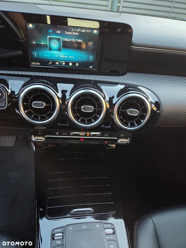 Mercedes-Benz CLA 180 d 7G-DCT - 23