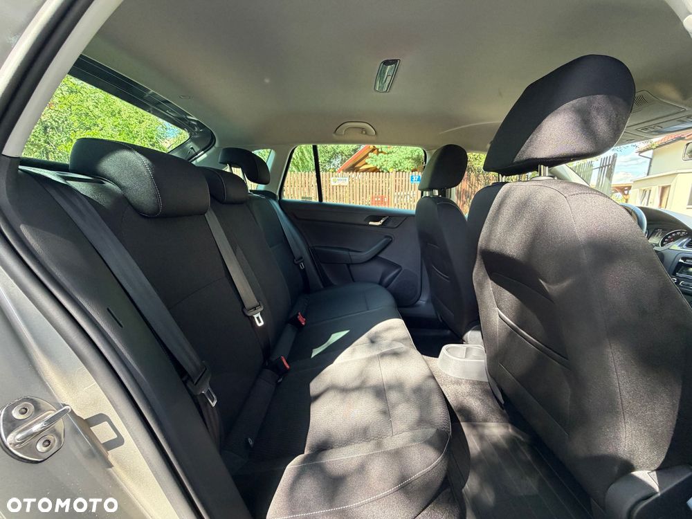 Skoda RAPID 1.2 TSI Elegance - 27