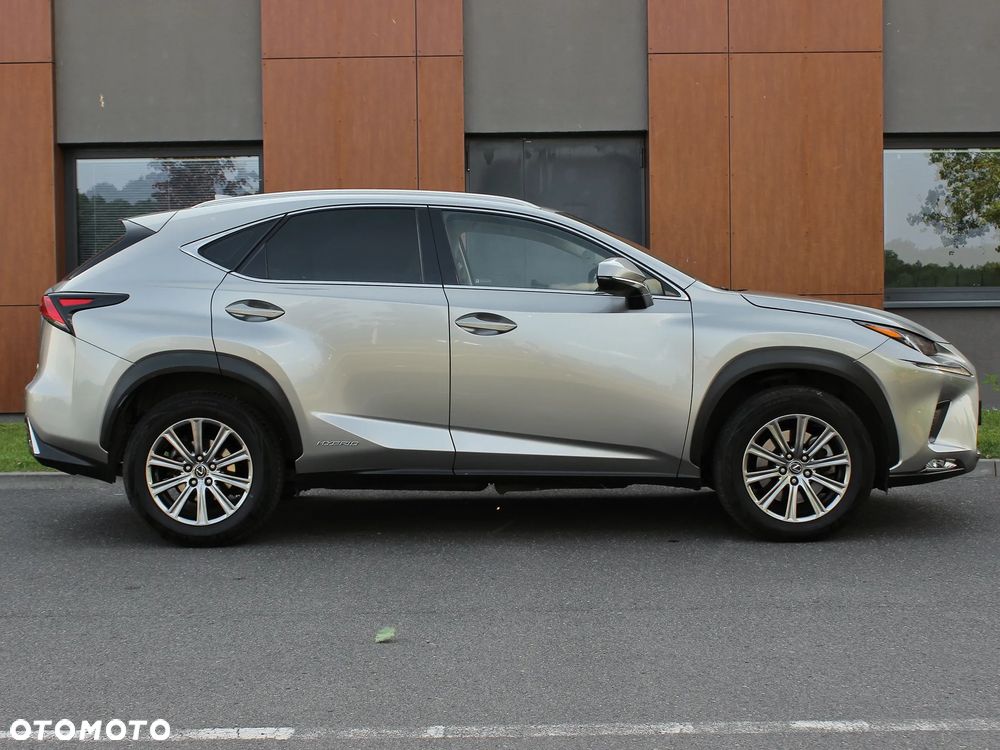 Lexus NX 300h Elite 2WD - 13