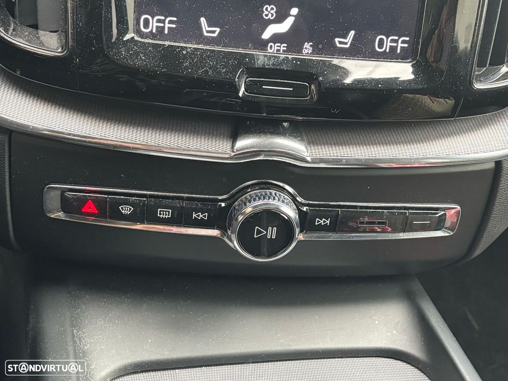 Volvo XC 60 2.0 T8 PHEV R-Design AWD - 7