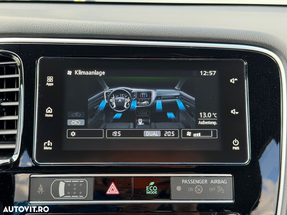 Mitsubishi Outlander ver-2-4-4wd-plug--in-hybrid-top - 24