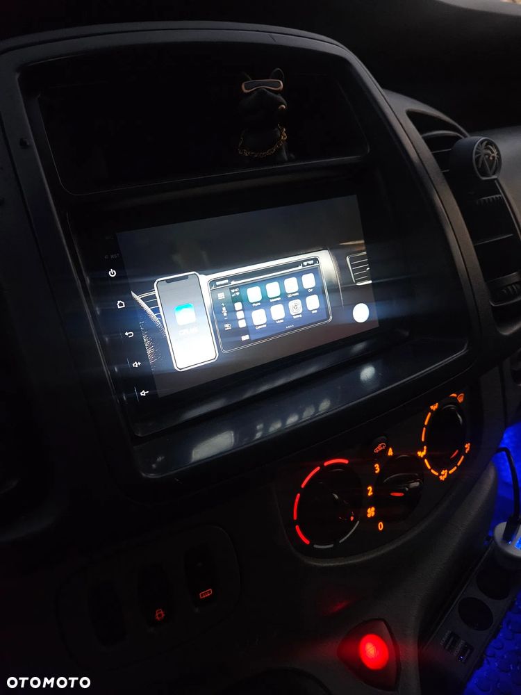 Opel Vivaro - 10