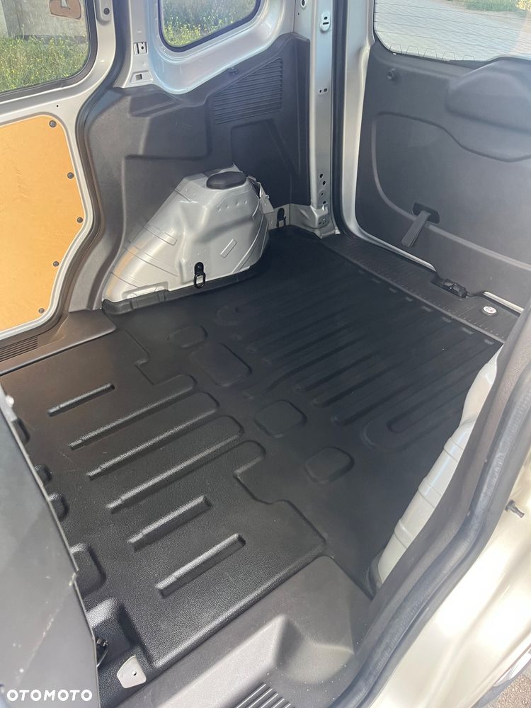Ford Transit courier - 28