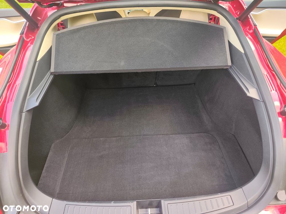 Tesla Model S - 16