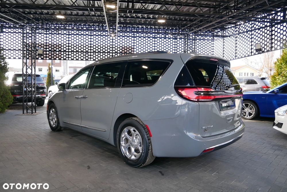 Chrysler Pacifica - 4
