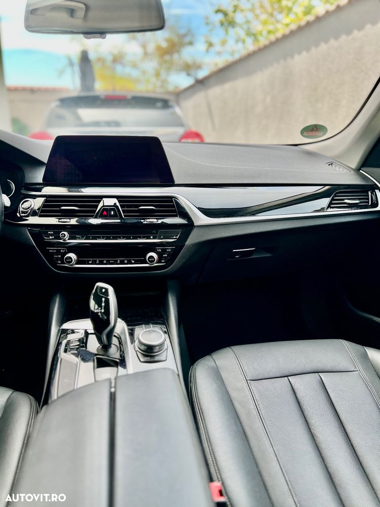 BMW Seria 5 520i AT - 4