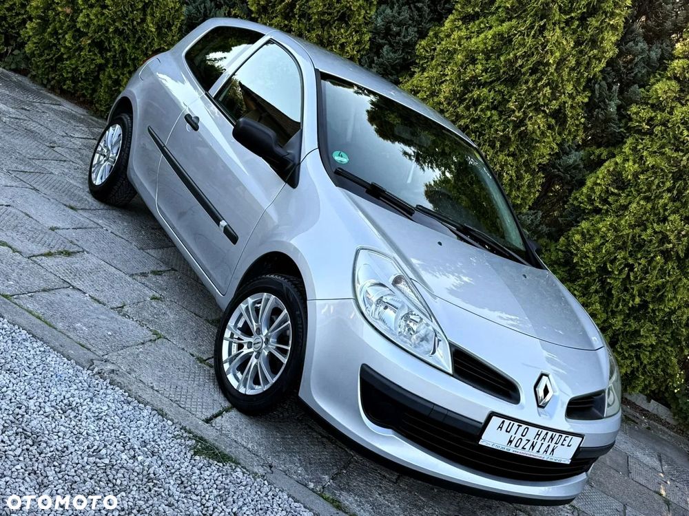 Renault Clio - 1