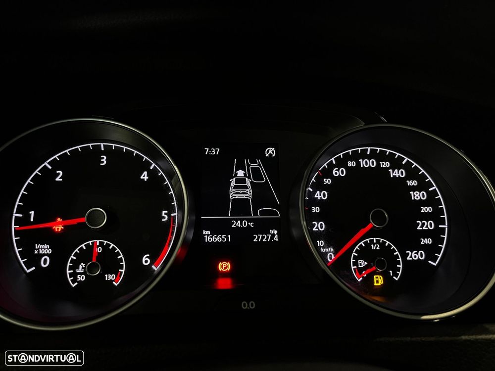 VW Golf 1.6 TDI Highline - 28