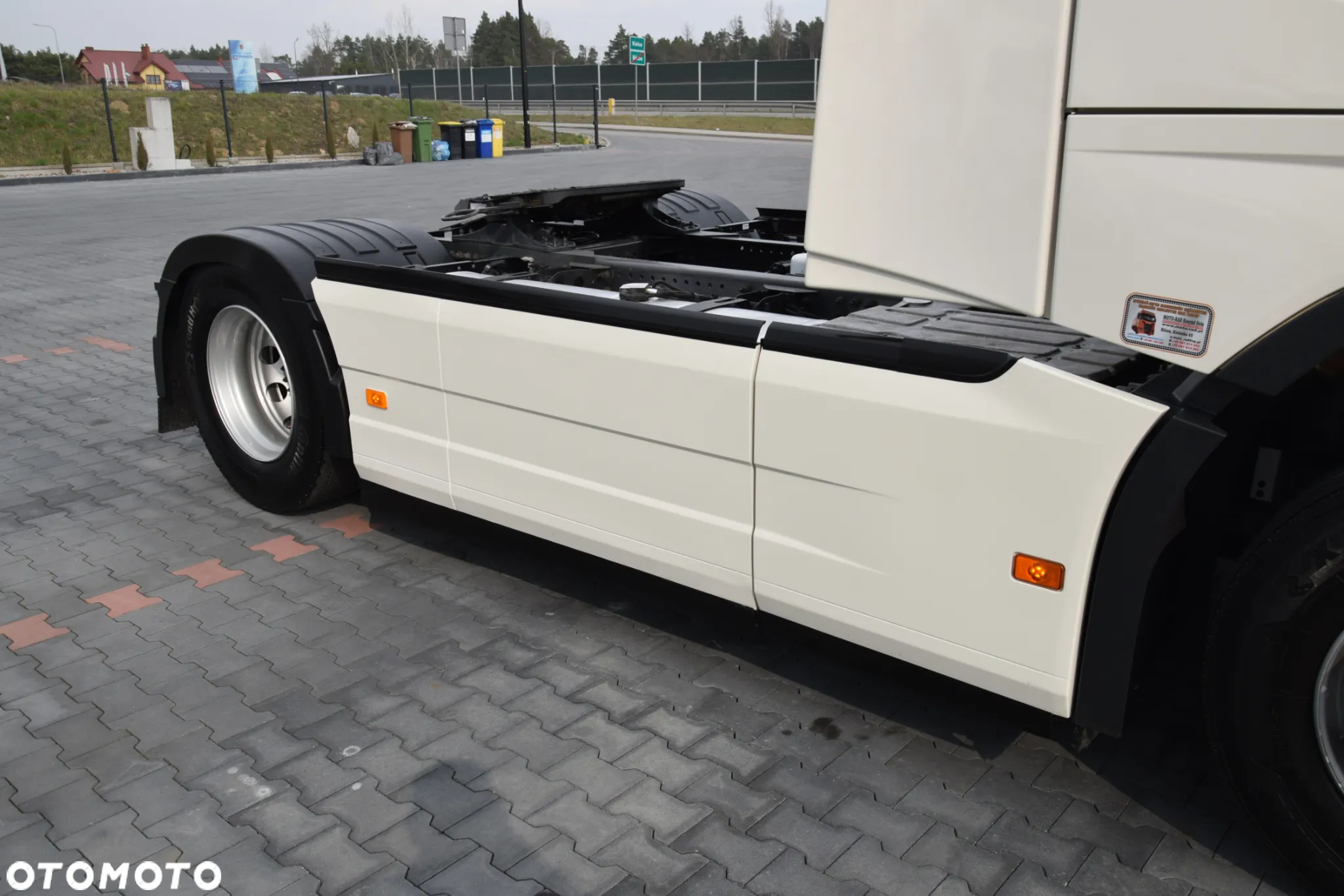 Volvo FH460 / EURO 6 / ACC / LEDY / FULL SPOILERY / SERWISOWANY / SPROWADZONY - 19
