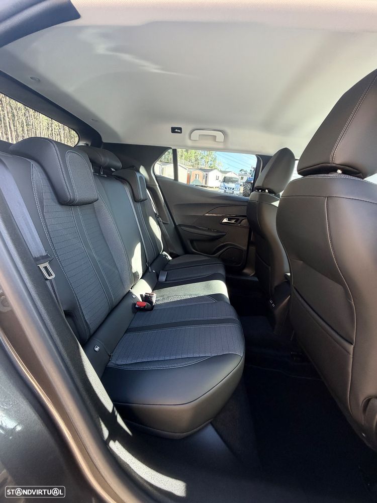 Peugeot 2008 PureTech 130 EAT8 Allure Pack - 20