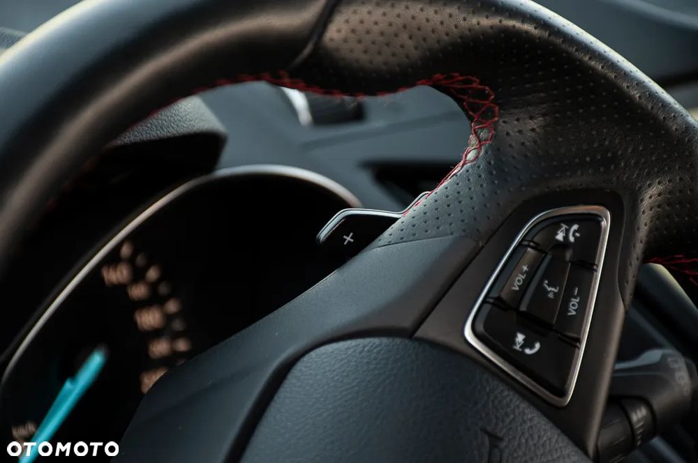 Ford Kuga 2.0 TDCi 4x4 ST-Line - 28