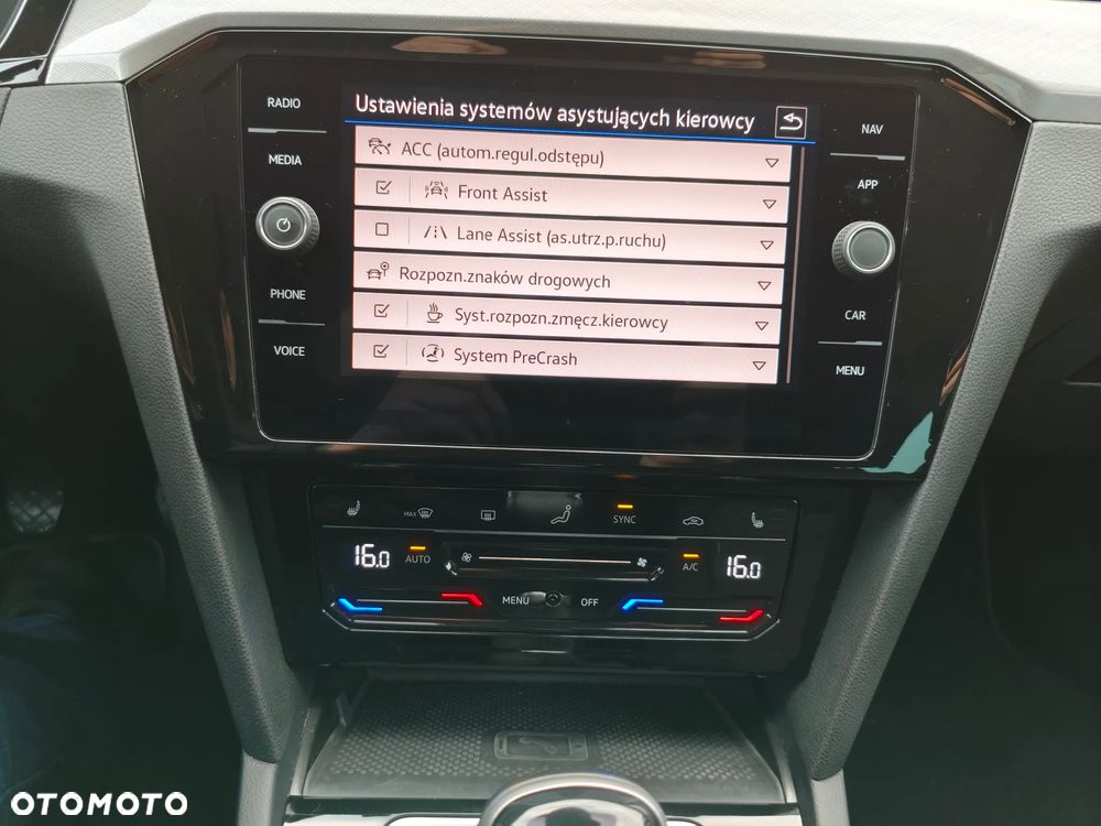 Volkswagen Passat - 9