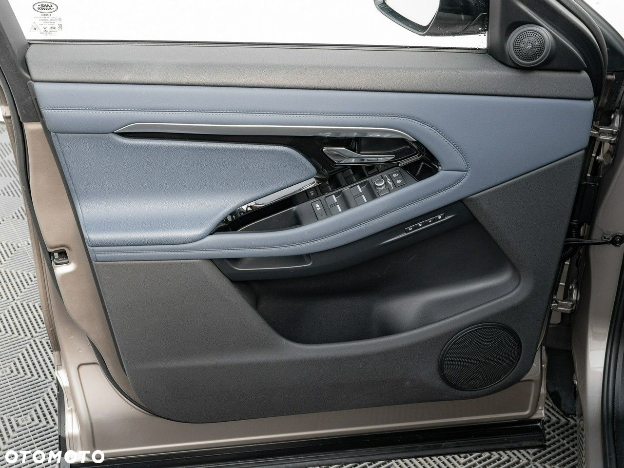 Land Rover Range Rover Evoque - 13