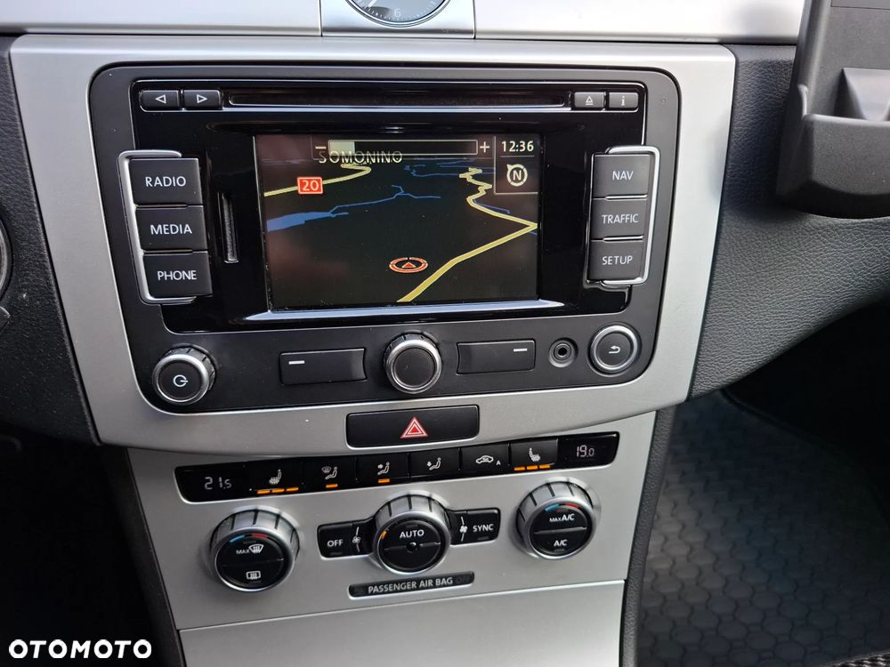 Volkswagen Passat 2.0 TDI Comfortline - 17