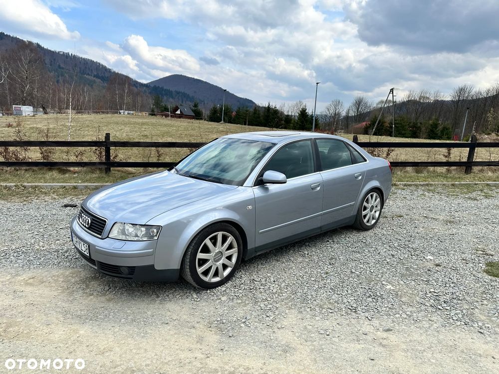 Audi A4 Limousine - 1