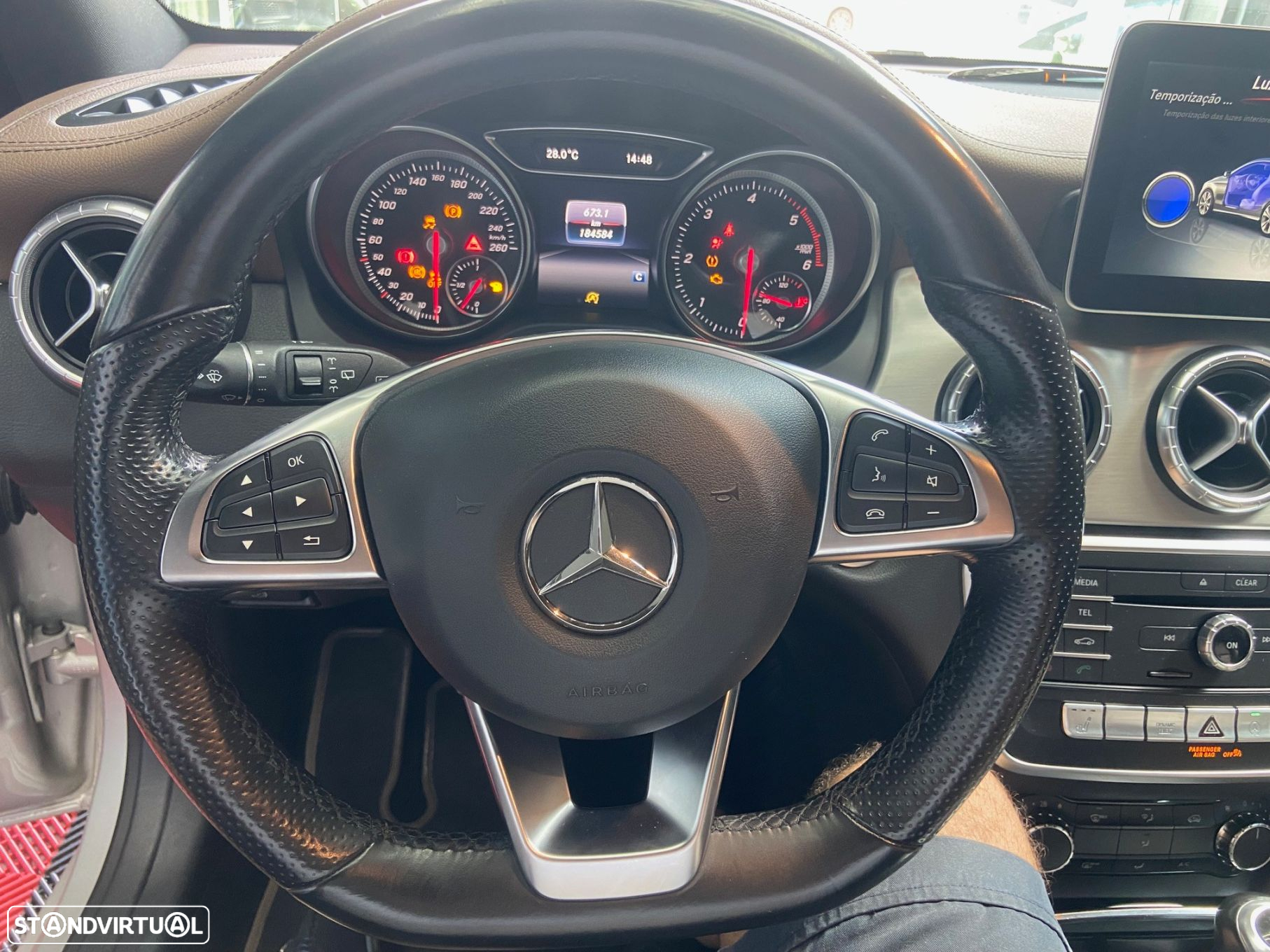 Mercedes-Benz CLA 180 d Shooting Brake AMG Line - 14