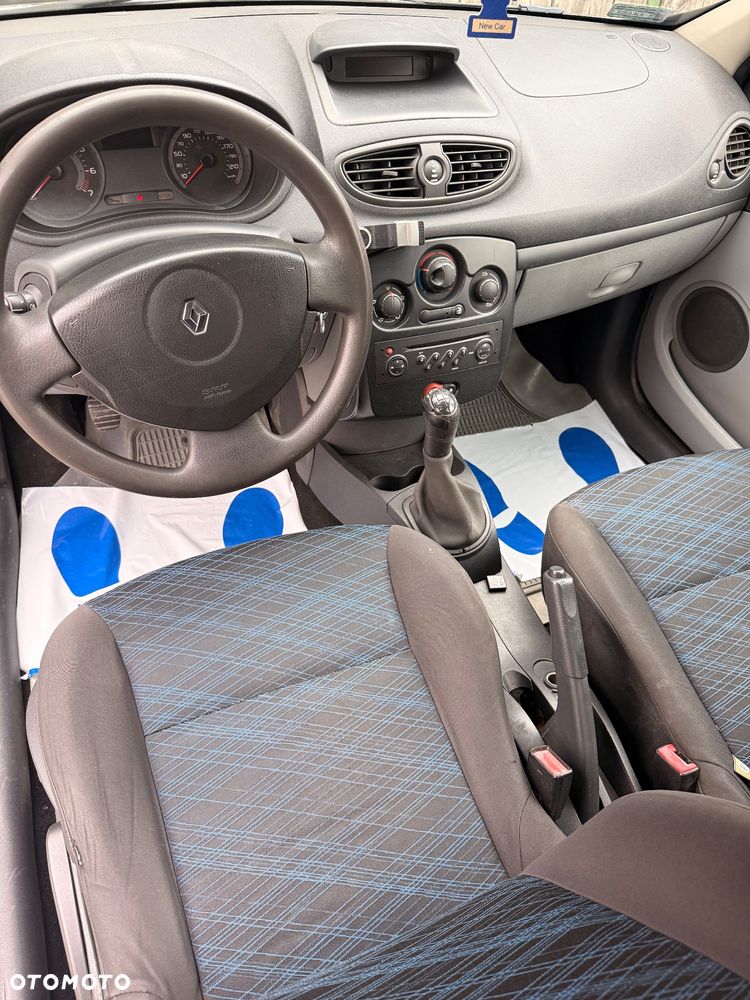 Renault Clio - 10
