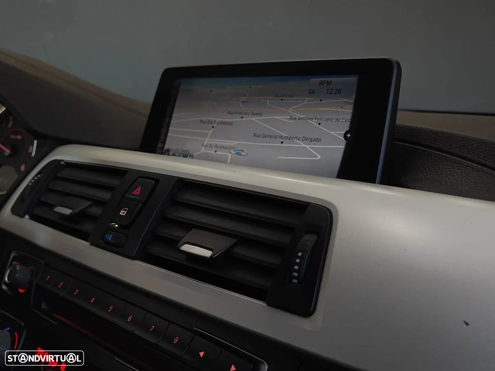 BMW 320 d Auto Pack M - 44