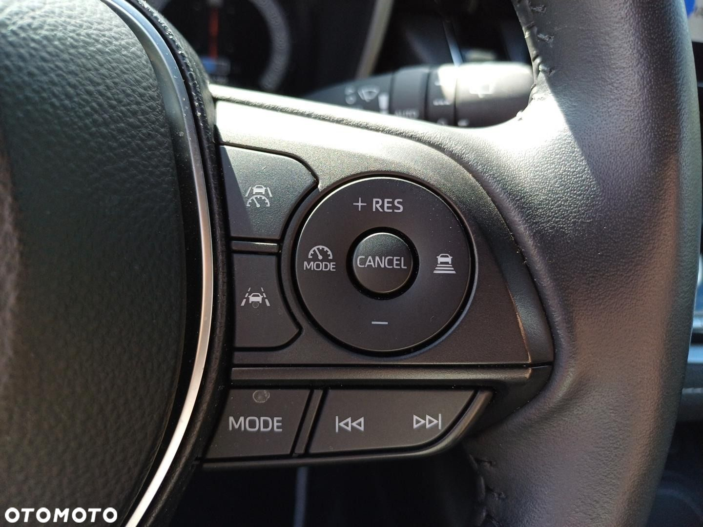 Toyota Corolla 1.8 Hybrid Style - 18
