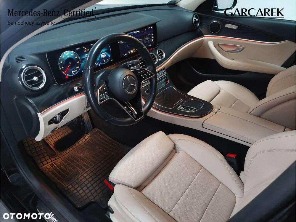 Mercedes-Benz Klasa E 220 d 4-Matic Avantgarde - 19