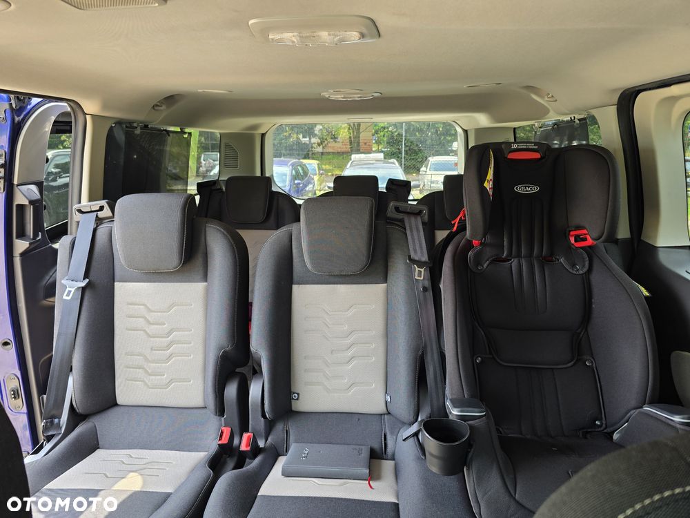 Ford Tourneo Custom - 15