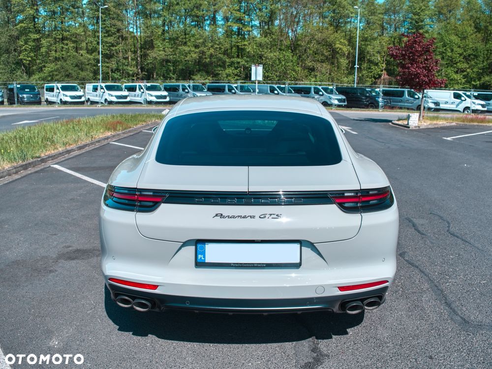 Porsche Panamera - 12