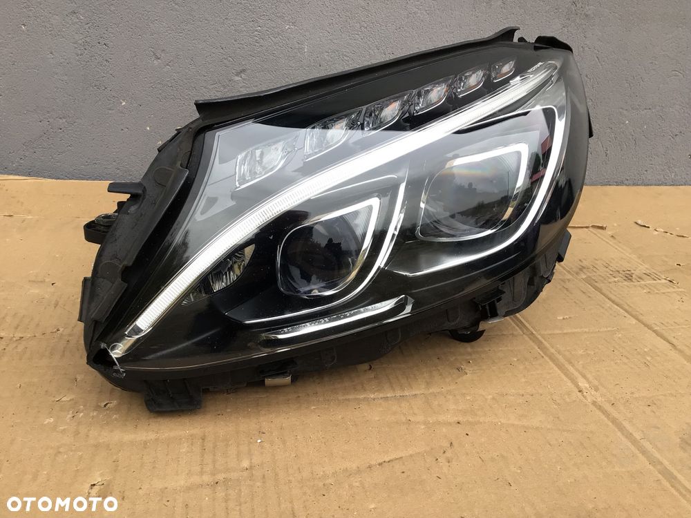 Lampa przednia lewa Mercedes C-klasa 205 Full led