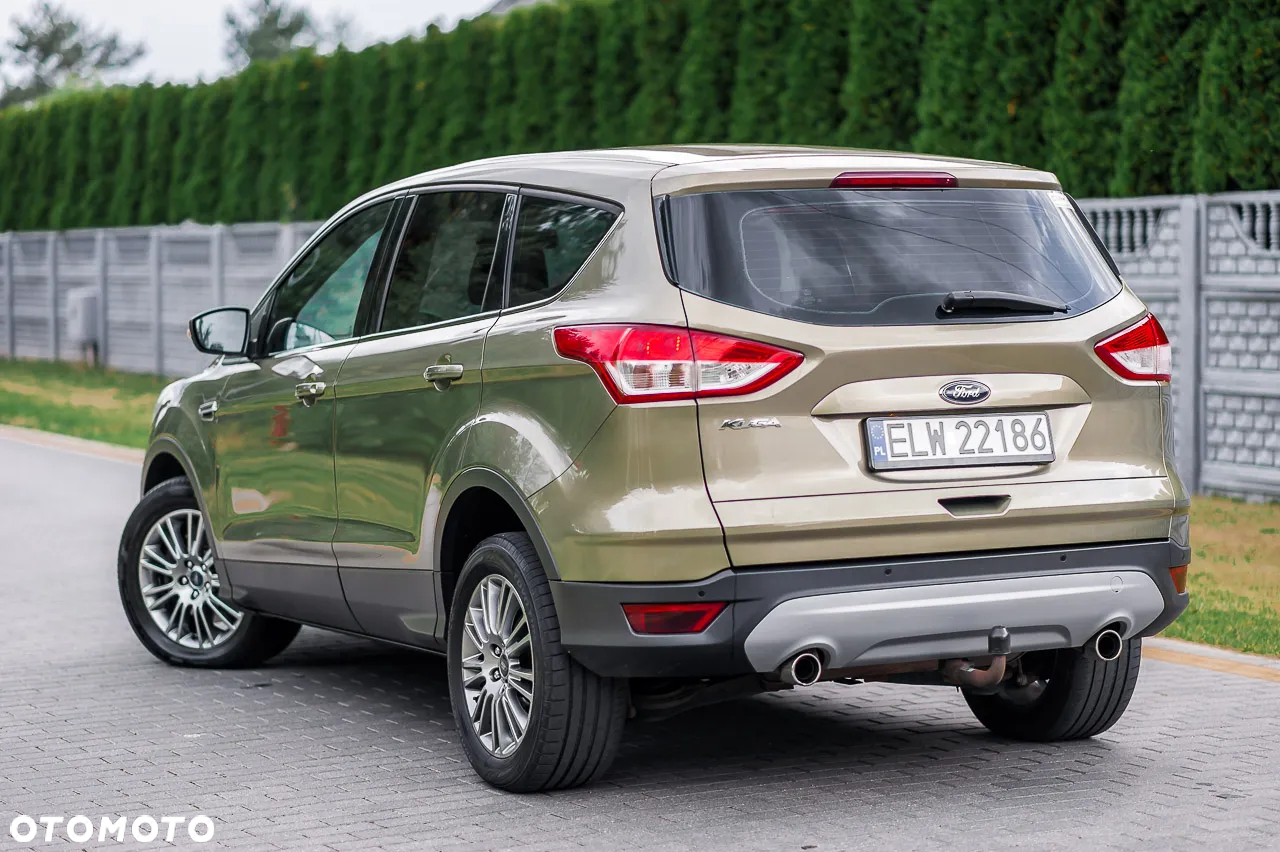 Ford Kuga 2.0 TDCi 2x4 Titanium - 4