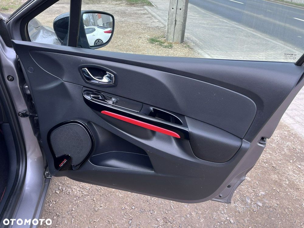 Renault Clio - 19
