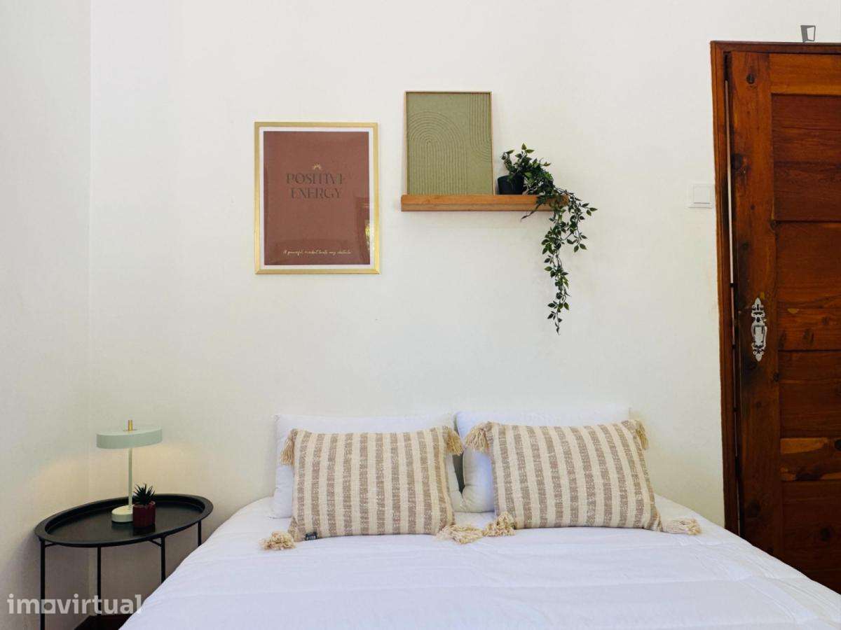 Quarto - localizado em Montes Claros Coimbra - Grande imagem: 2/10