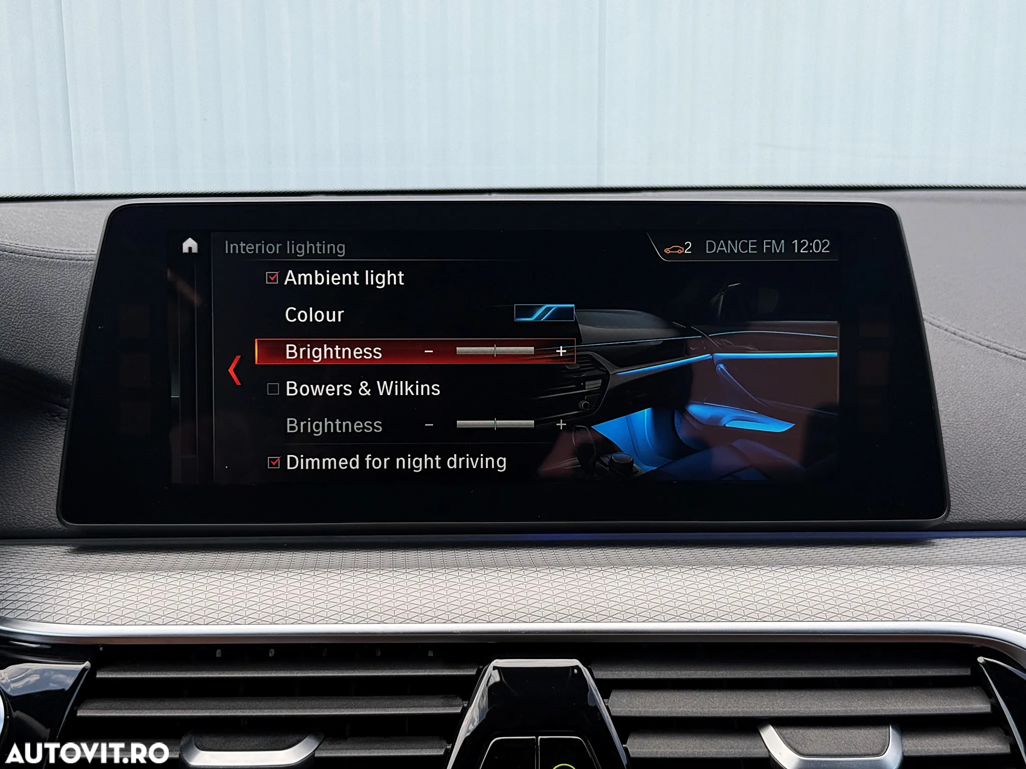 BMW Seria 5 550i xDrive - 13