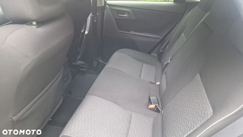 Toyota Auris - 16