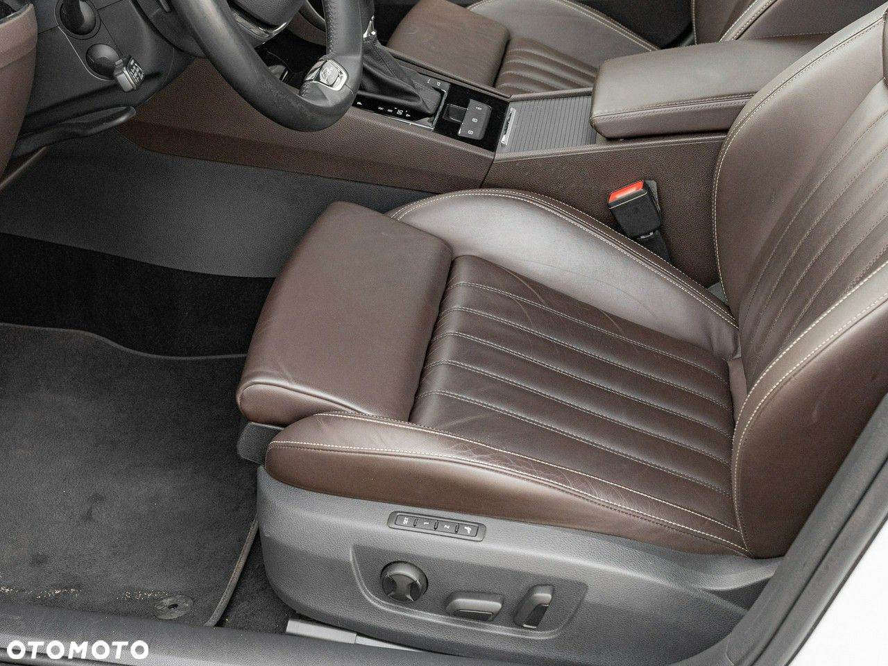 Skoda Superb 2.0 TDI SCR L&K DSG - 14