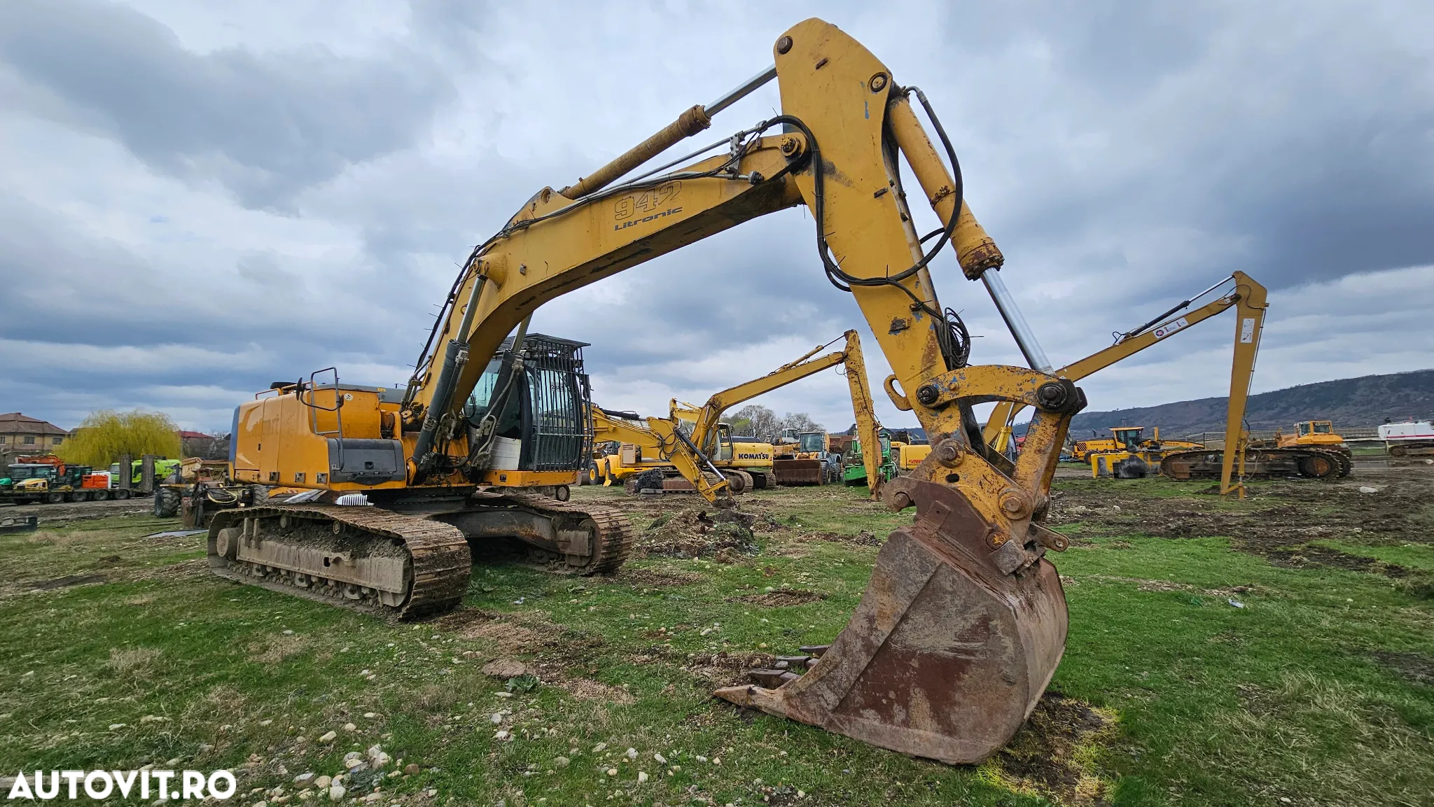 Liebherr R 946 Excavator pe șenile - 11