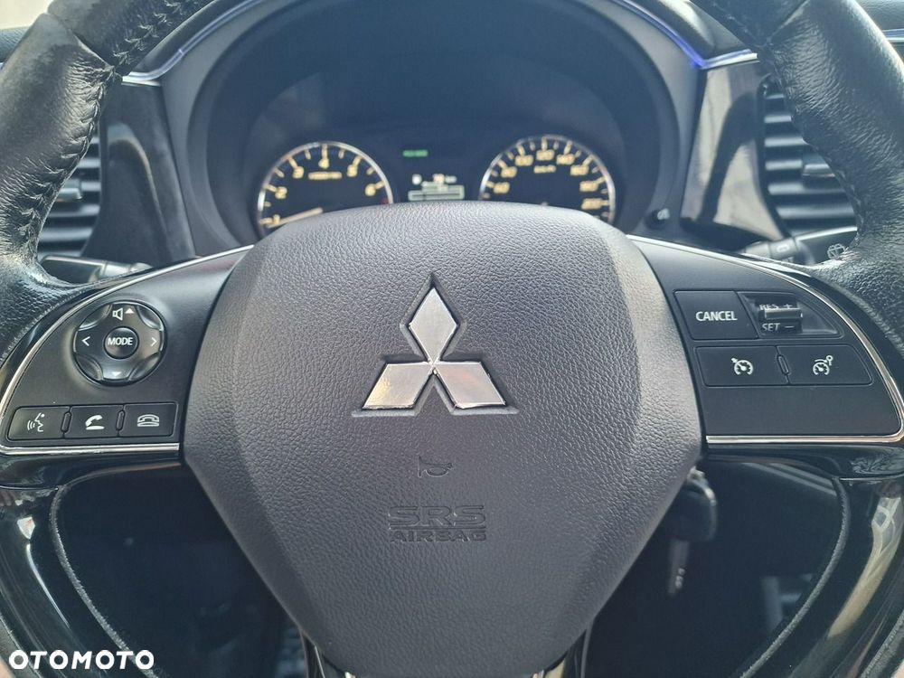 Mitsubishi Outlander - 28