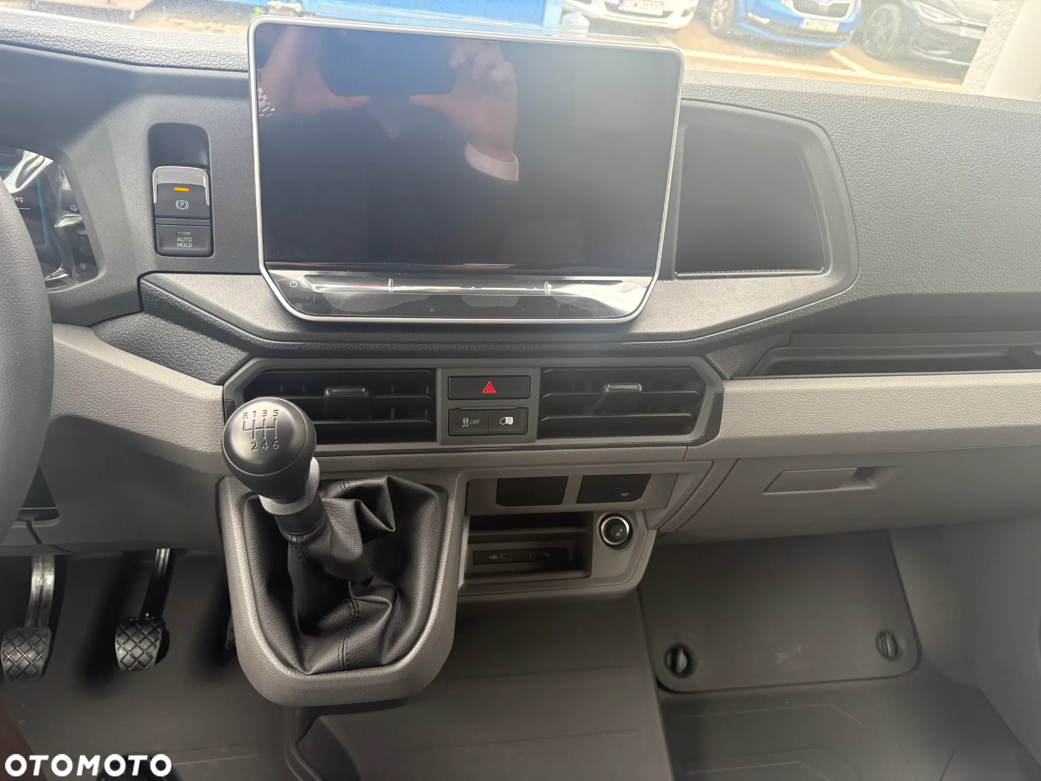 Volkswagen Crafter Furgon Z hakiem - 13